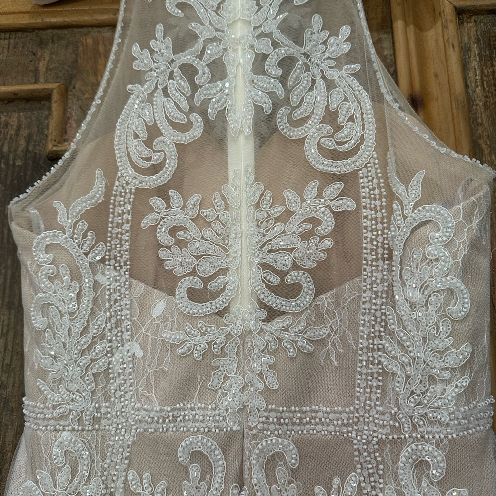 Knee length, cream & white beard & sequin dress. - Picture 5 of 5